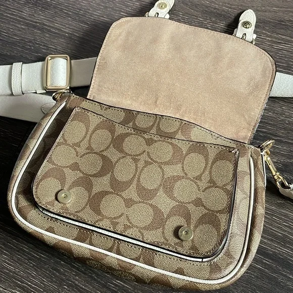 Coach Lucy Signature Crossbody - Picture 4 of 8